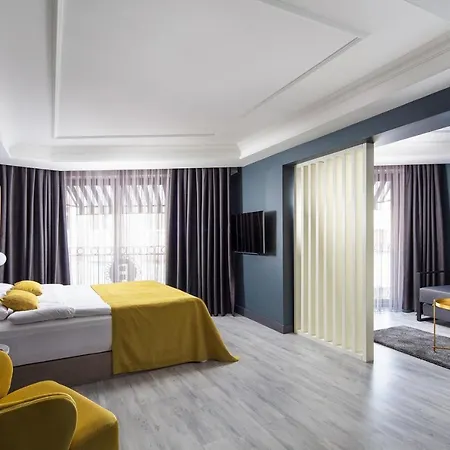 B Loft Hotel 3*