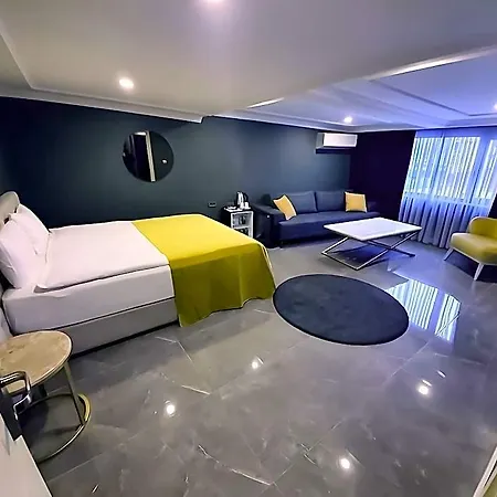 B Loft Hotel 3*